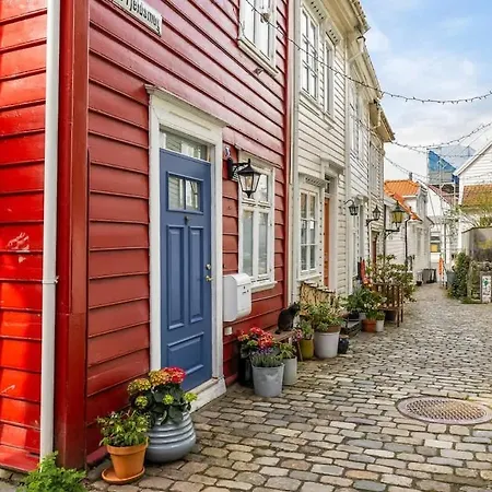 Dinbnb Homes L 100 Meters From Fløybanen L A Rare Experience *