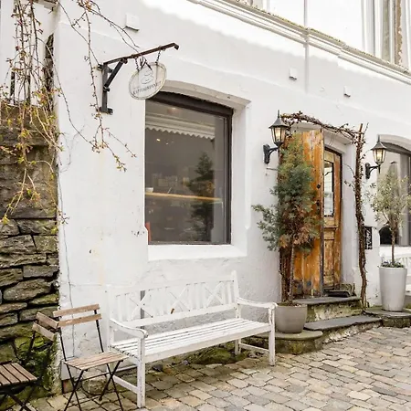 Dinbnb Homes L 100 Meters From Floybanen L A Rare Experience *